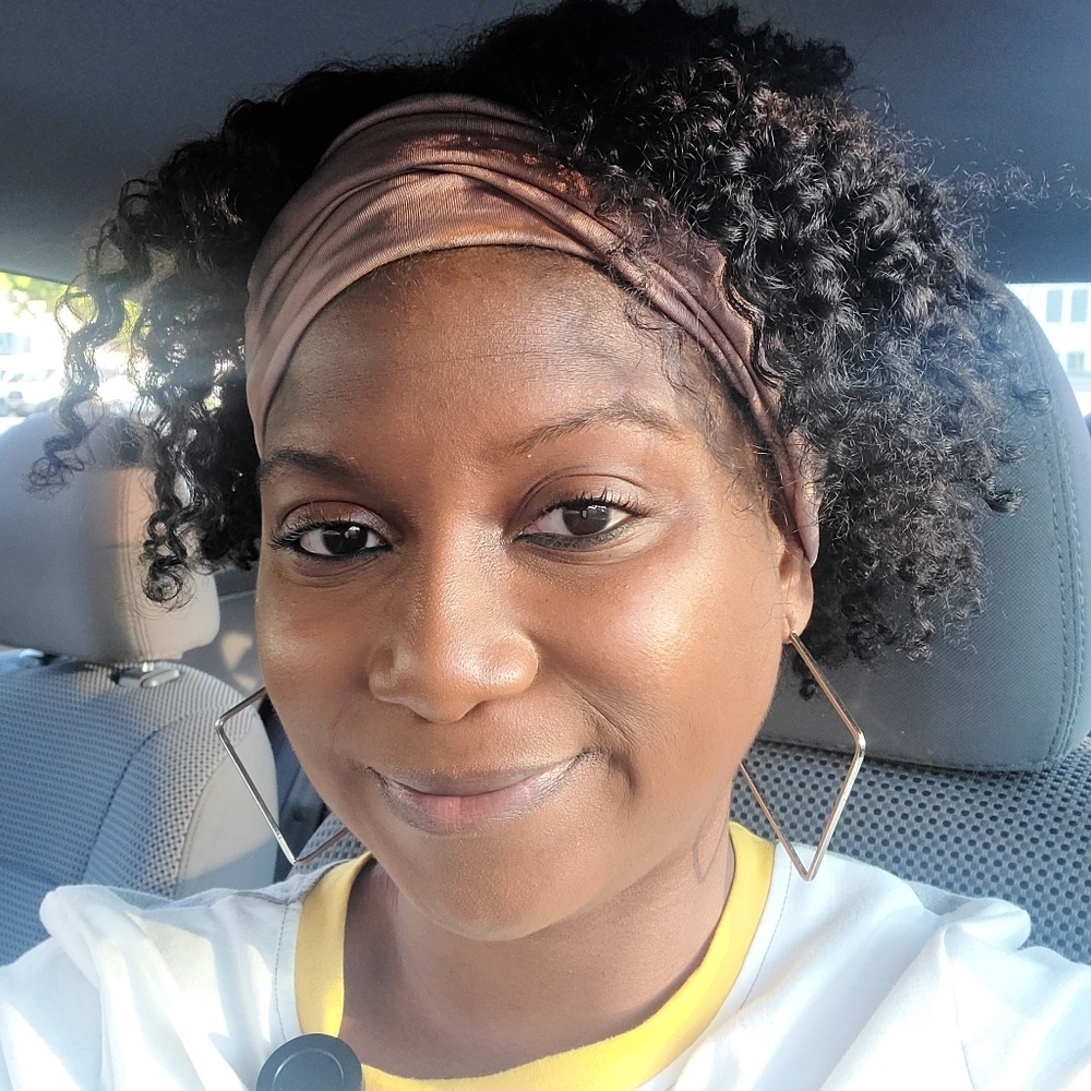 Meet your Posher, Samantha